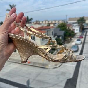Kate Spade gold strappy wedge sandals snakeskin pattern sz 9.5B party preppy